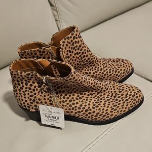 Arizona Jean Company Spotted Brown Ankle Booties